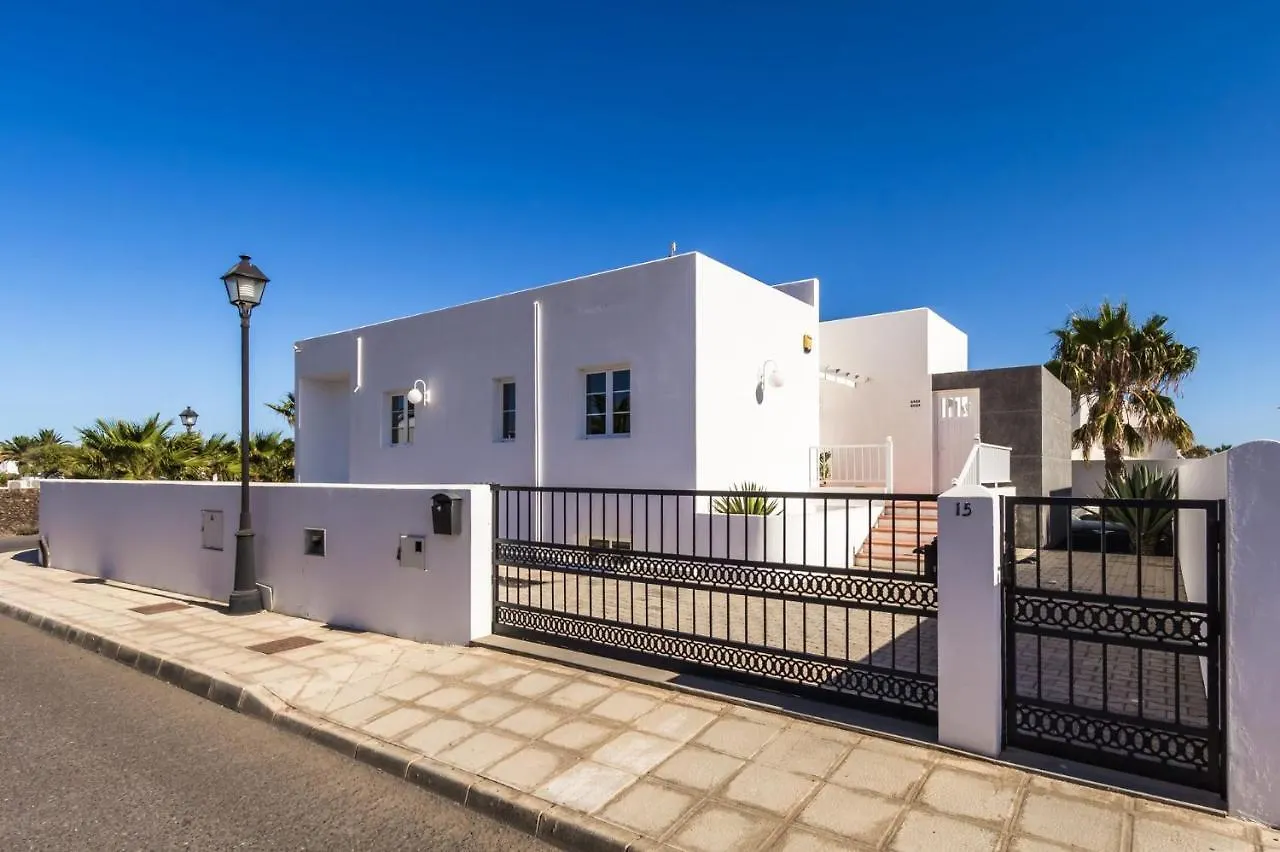 Villa Rosa Mojones Tres By Villa Plus Puerto del Carmen